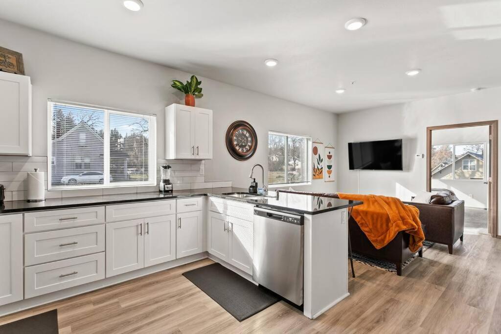 Brand New 2 Bed 2 Bath Near Perry District And Dt Apartamento Spokane Exterior foto